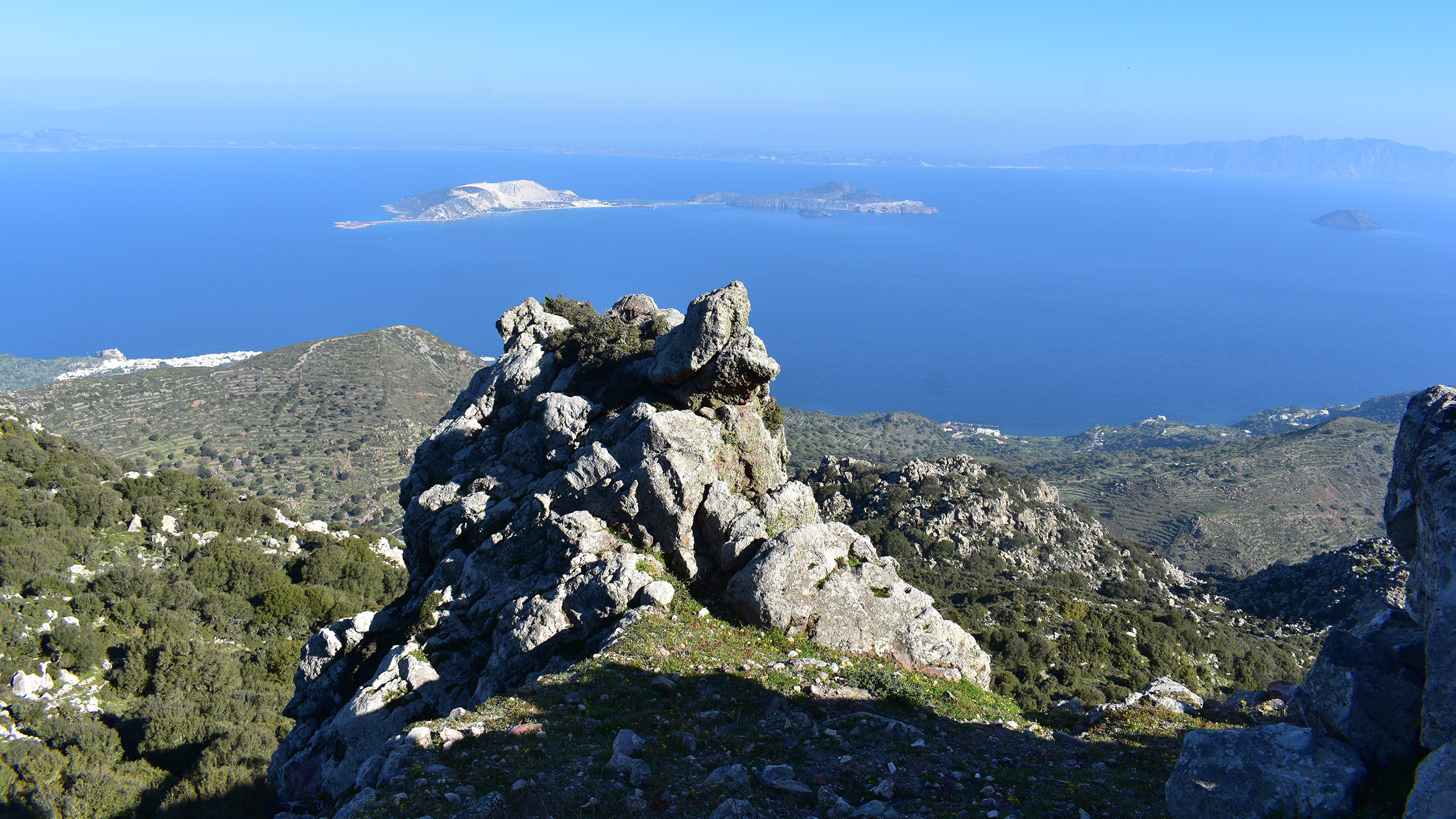 Rhyodacites and view to Yali Islet